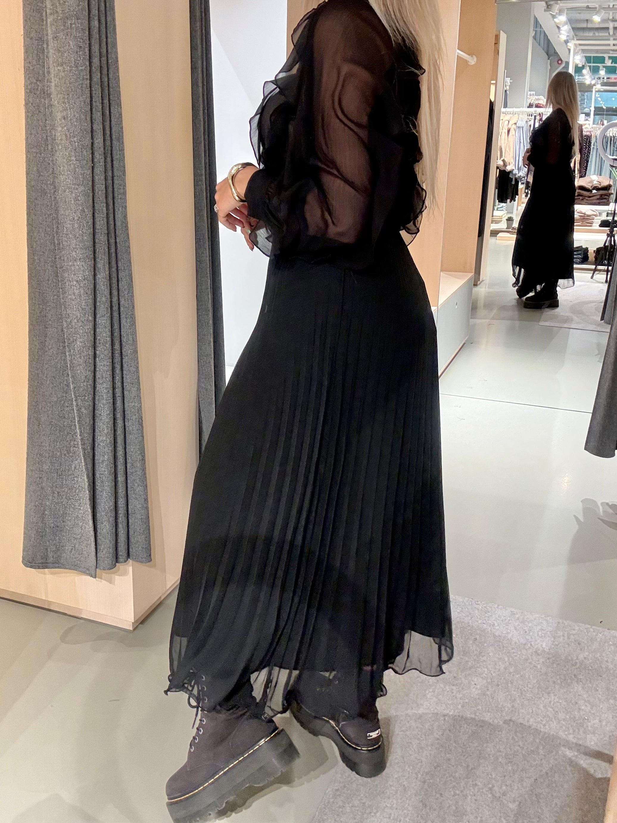 VICALLA Long Skirt - Black